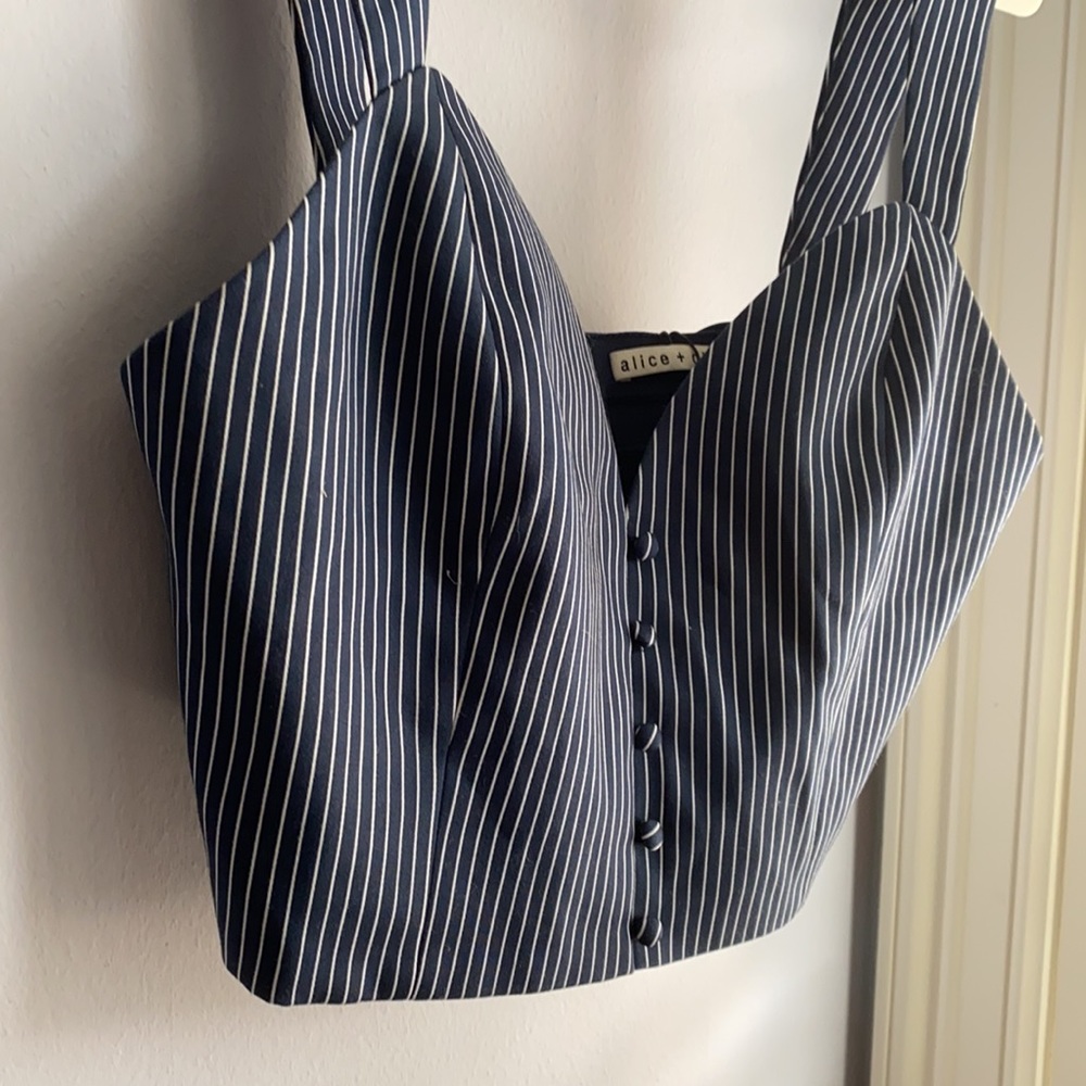 🆕 A+O cropped blue and white striped tank - Picture 2 of 5
